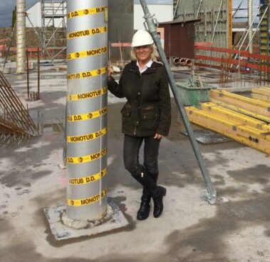 Heike Schauz bei der Arbeit als Bauleiterin
